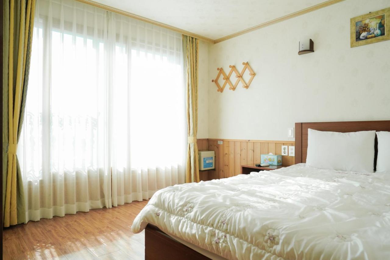 Jungmun Haesung Parktel Villa Seogwipo Exteriör bild